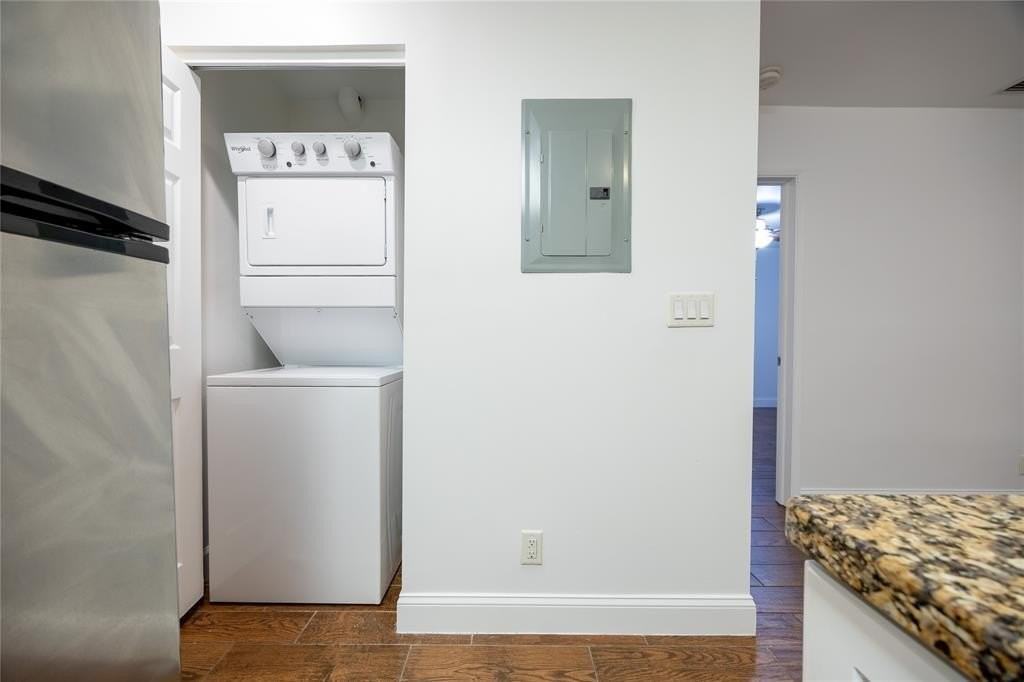 404 Se 16th St #3 - Photo 5 of 19