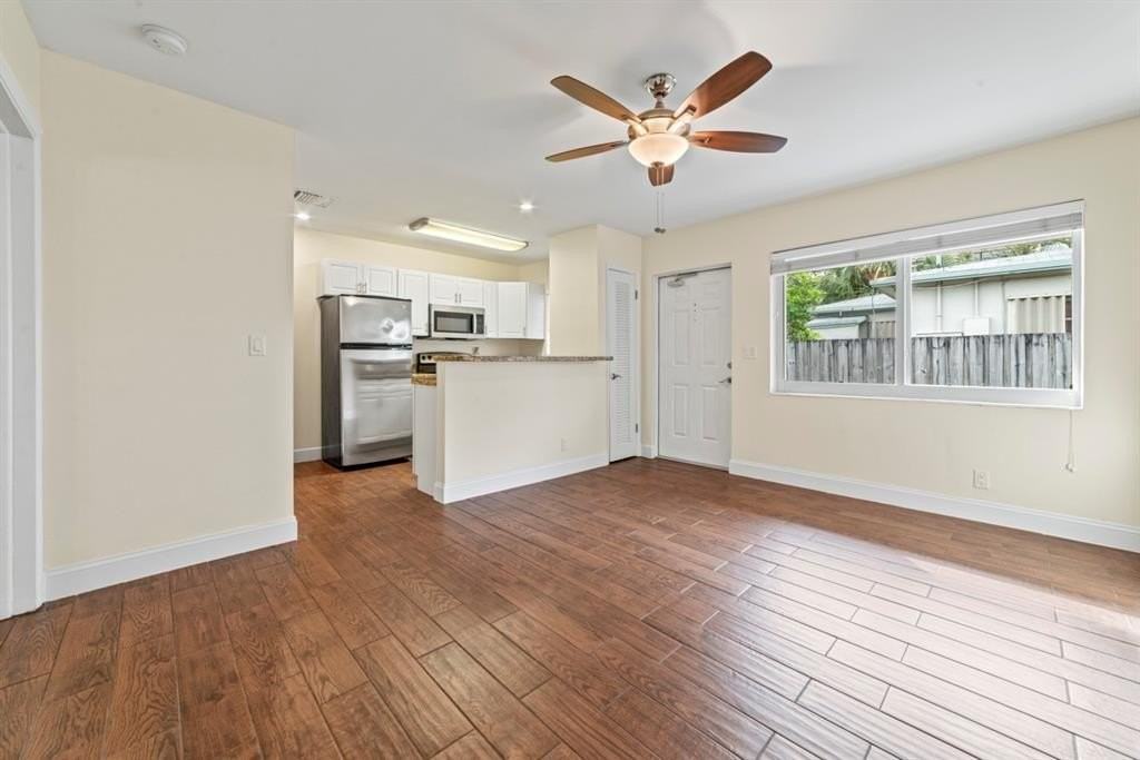 404 Se 16th St #3 - Photo 7 of 19