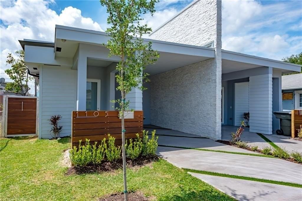 1105 Ne 2nd Ave - Photo 2 of 21