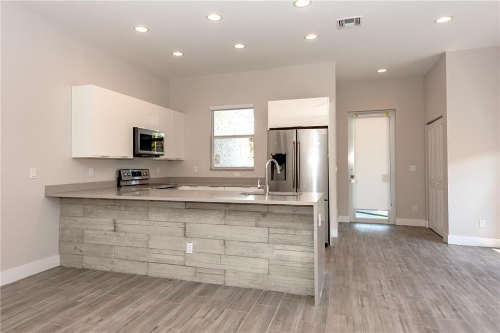 1105 Ne 2nd Ave - Photo 6 of 21