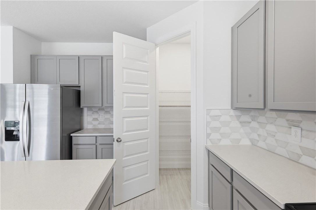 5649 Hampton Park Cir - Photo 4 of 22