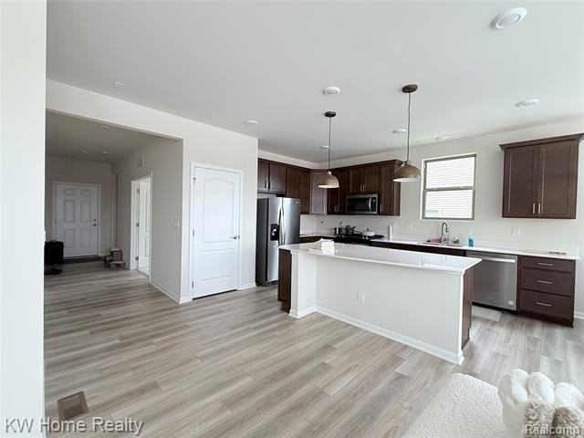 712 W Spaniel Dr - Photo 5 of 34