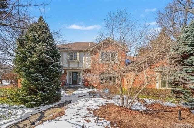 4280 Woodlands Ln - Photo 3 of 38