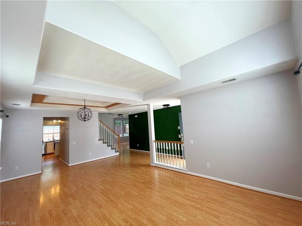 5424 Port Royal Dr - Photo 4 of 34