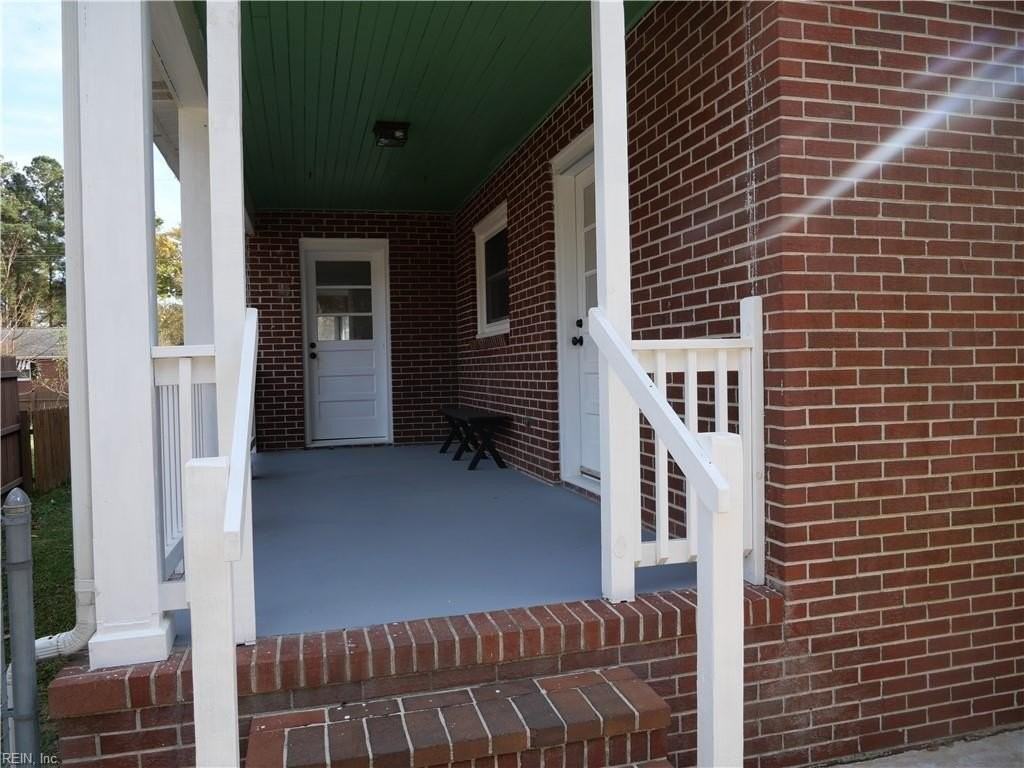 8 Terrace Dr - Photo 2 of 26