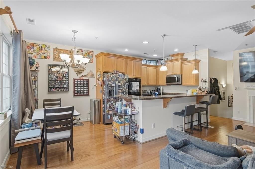 39 Miles Cary Mews - Photo 3 of 10