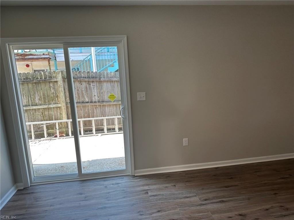 250 Portview Ave #D - Photo 3 of 20