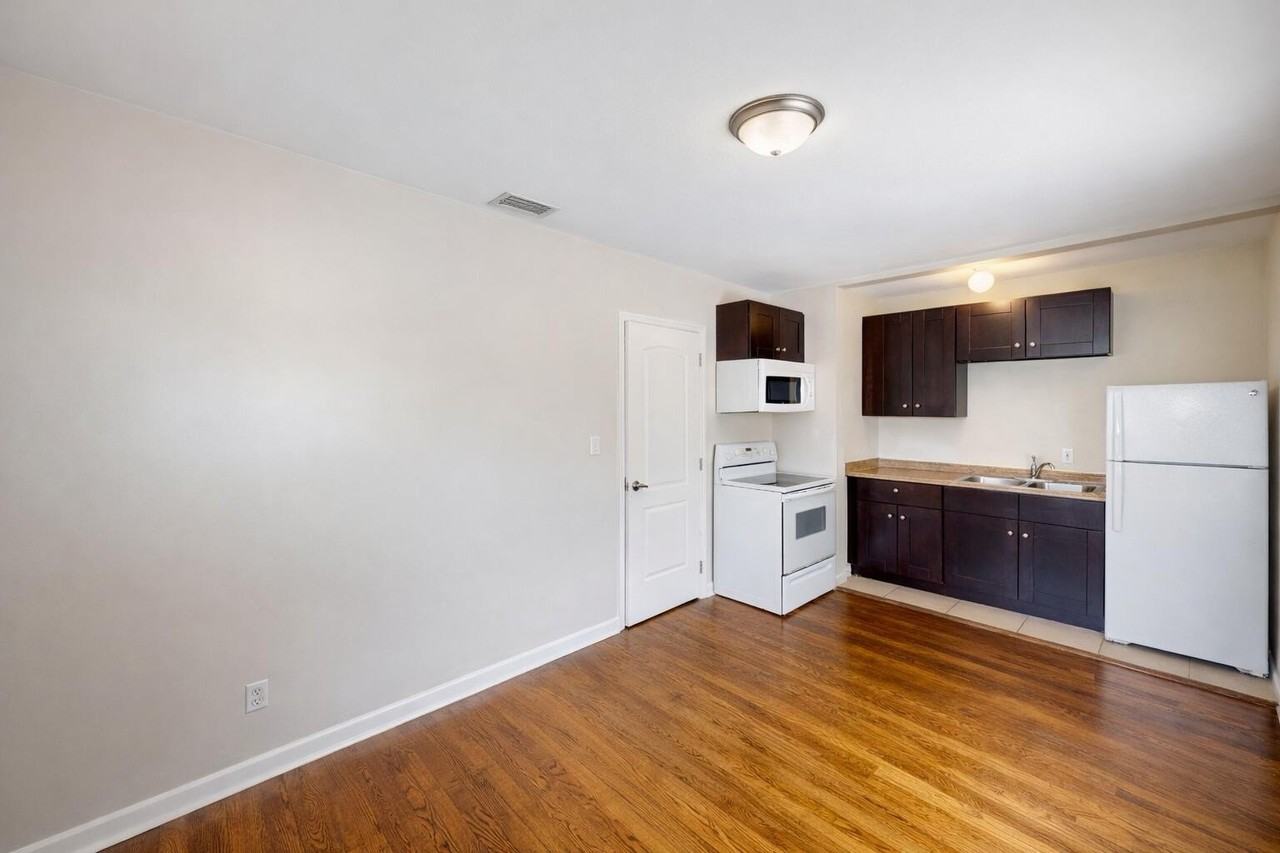 509 6th Ave N #3B - Photo 2 of 24