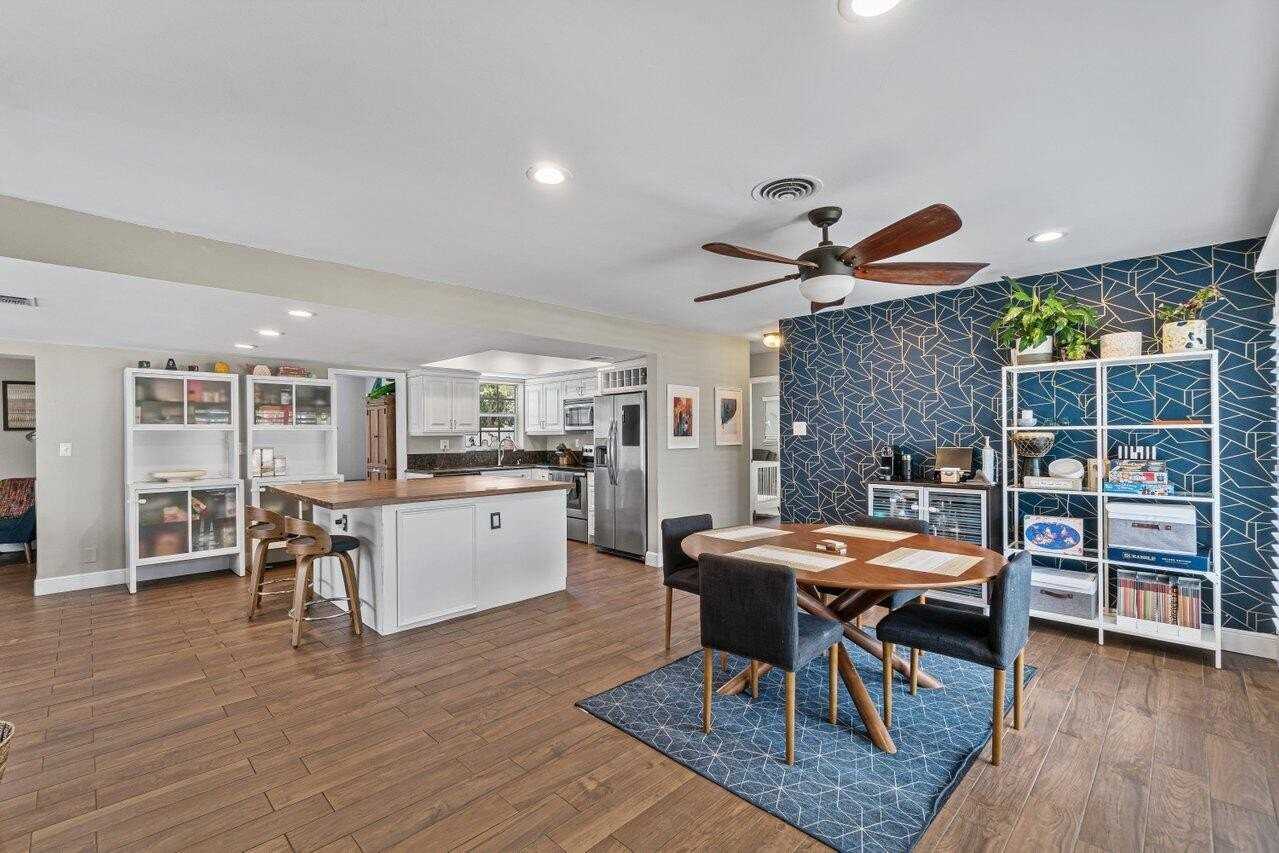 501 Sw 8th Ter - Photo 3 of 31