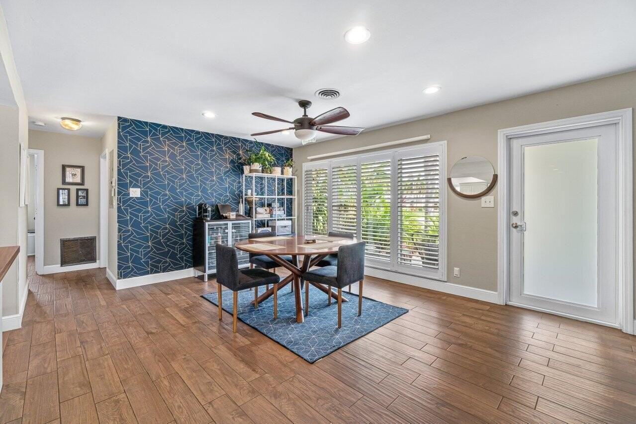 501 Sw 8th Ter - Photo 4 of 31