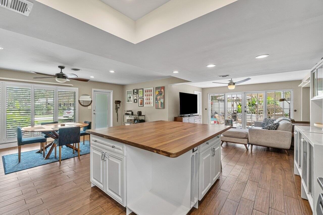 501 Sw 8th Ter - Photo 7 of 31