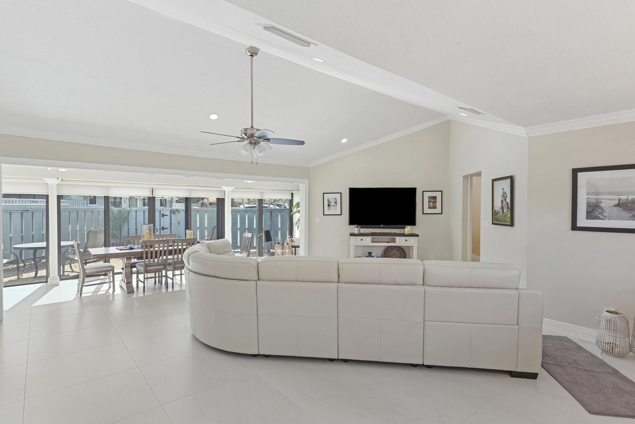 1127 E Seminole Ave #15C - Photo 5 of 25