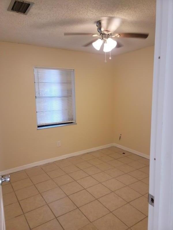 3304 Oleander Ave - Photo 4 of 17