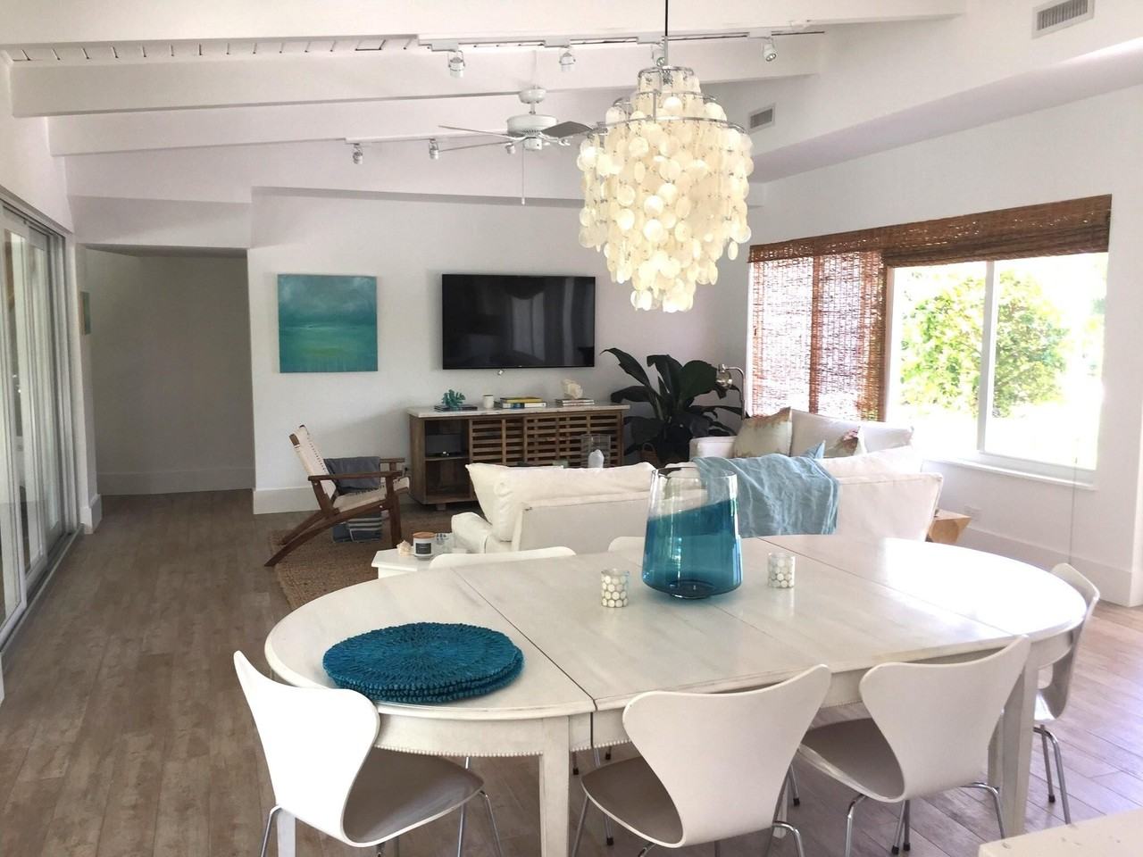 145 Beacon Ln - Photo 4 of 15