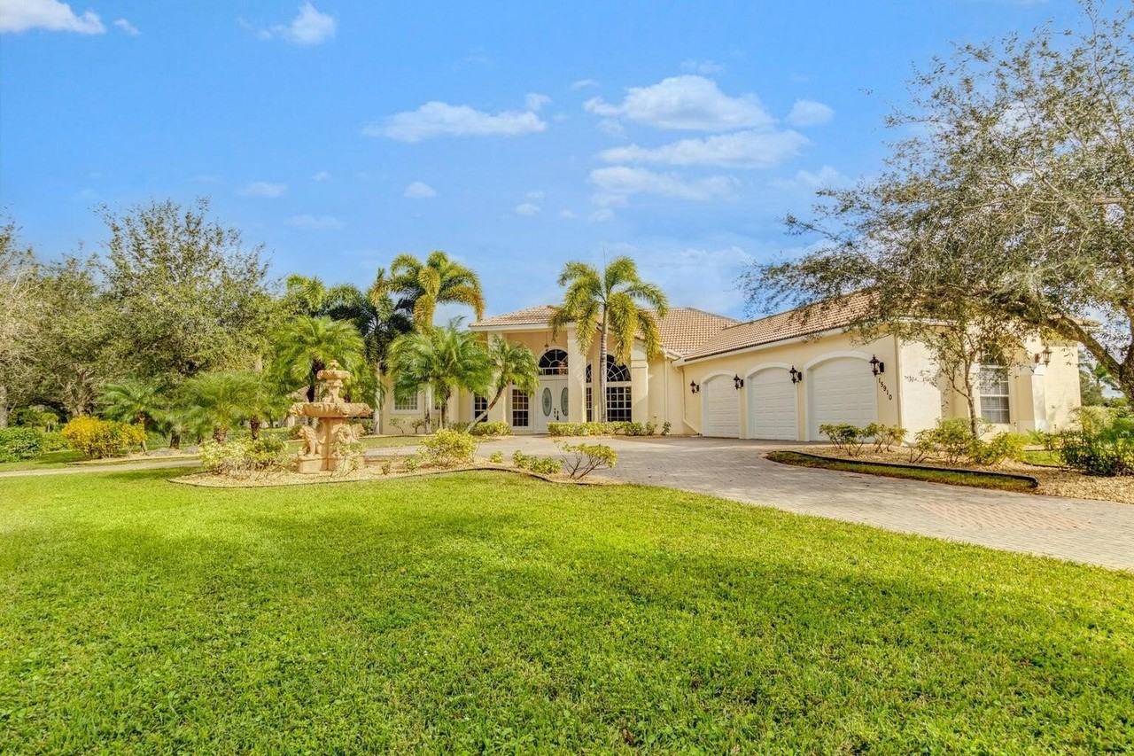 15910 Lindbergh Ln - Photo 2 of 42