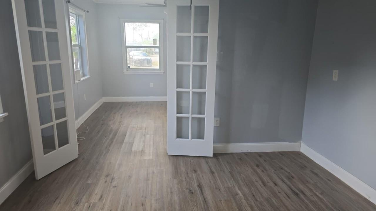 220 Fleming Ave #1 - Photo 3 of 3