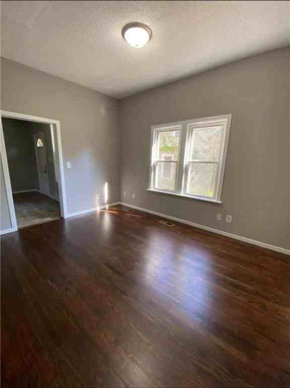 505 Beaumont St - Photo 2 of 7