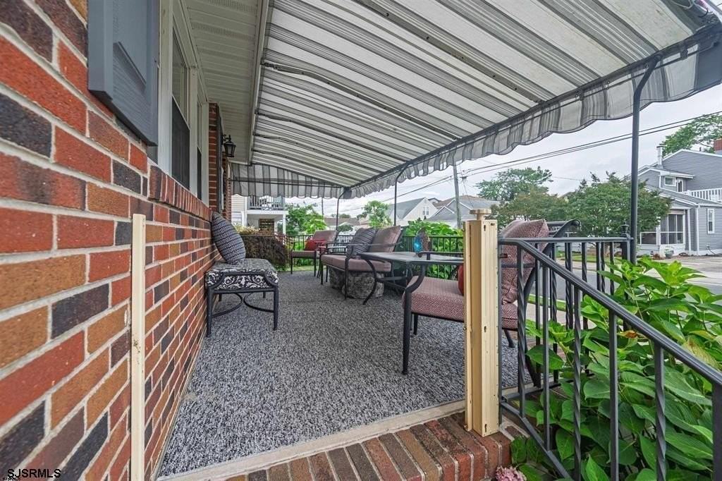 112 N Argyle Ave - Photo 2 of 21