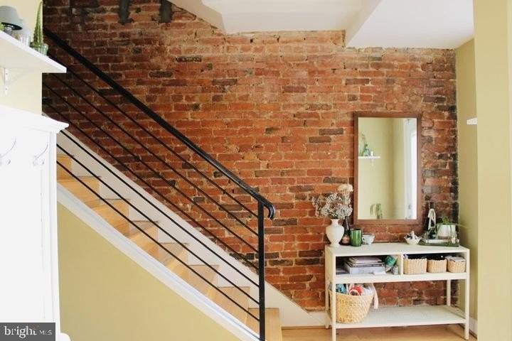 1011 8th St Ne - Photo 7 of 34