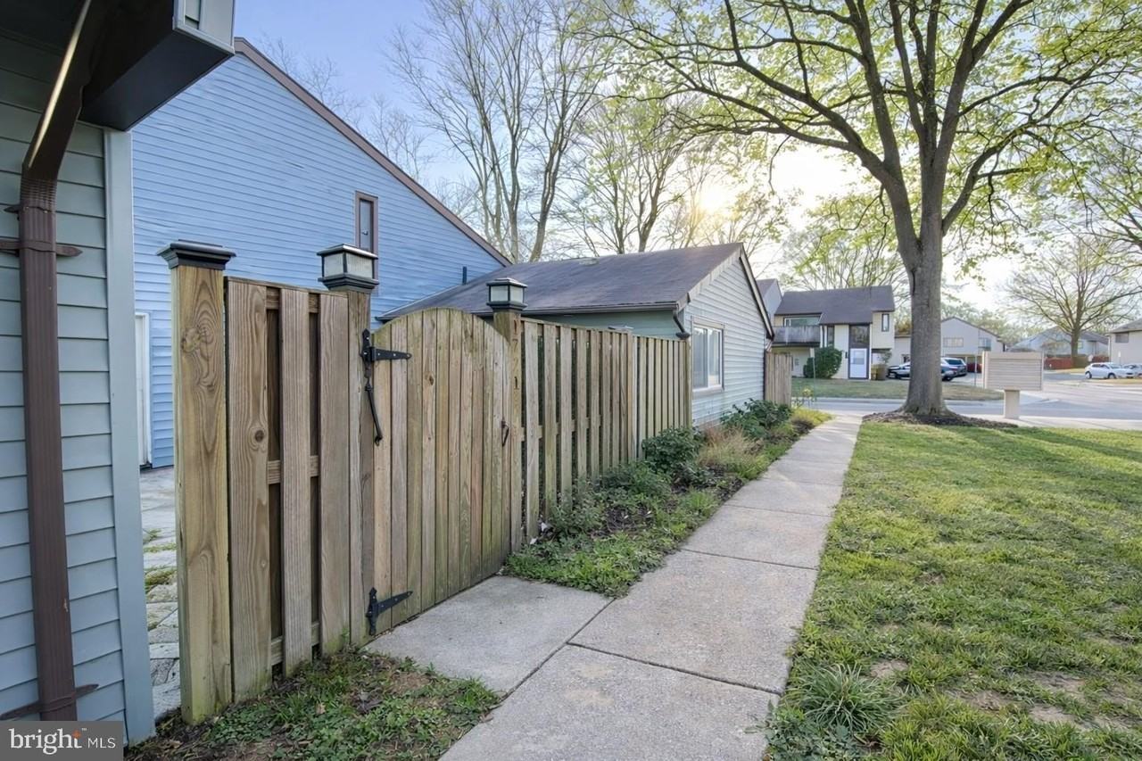 1721 Leisure Way - Photo 2 of 22