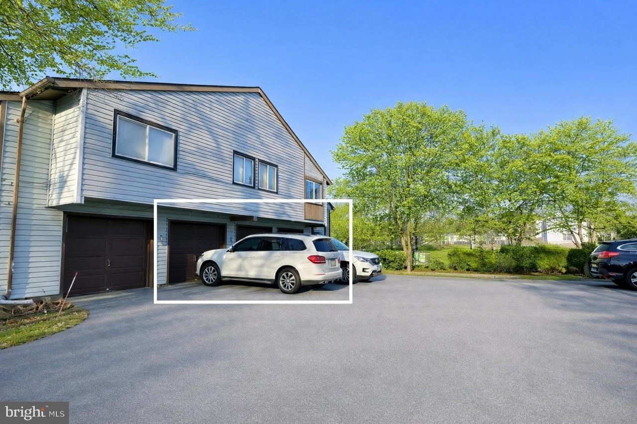 1721 Leisure Way - Photo 5 of 22