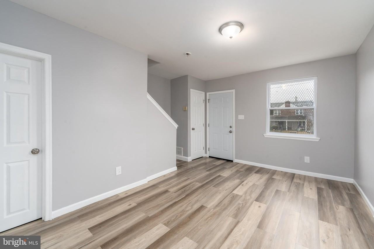 2574 W Lafayette Ave - Photo 6 of 20