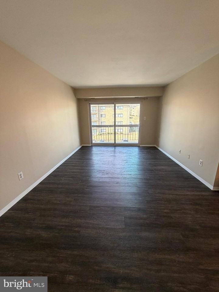 1 Summit Hill Ct Apt C1 - Photo 4 of 26