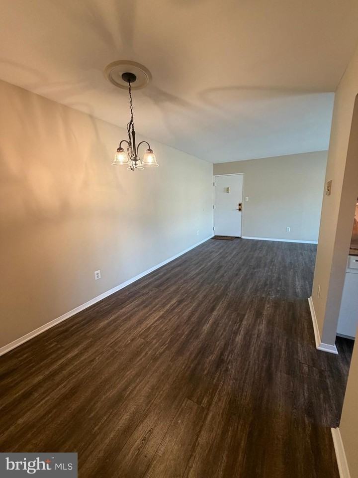 1 Summit Hill Ct Apt C1 - Photo 6 of 26