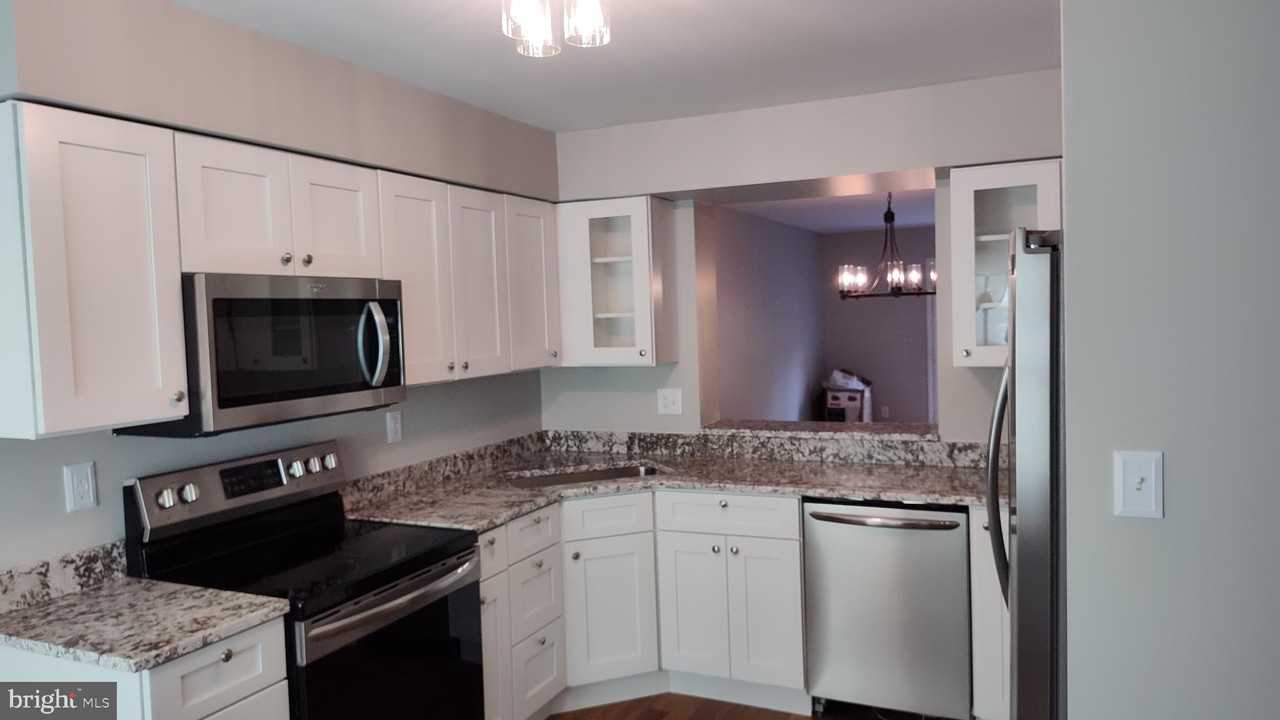 442 Darby Ln - Photo 2 of 42