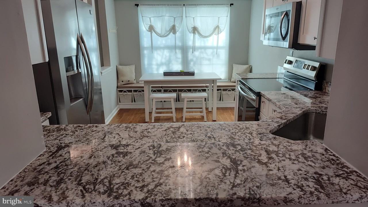 442 Darby Ln - Photo 5 of 42