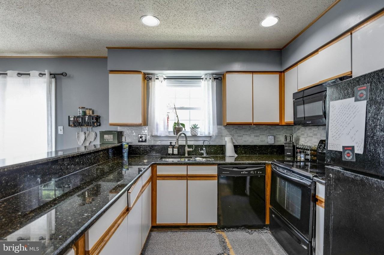 8329 Founders Woods Way - Photo 3 of 26