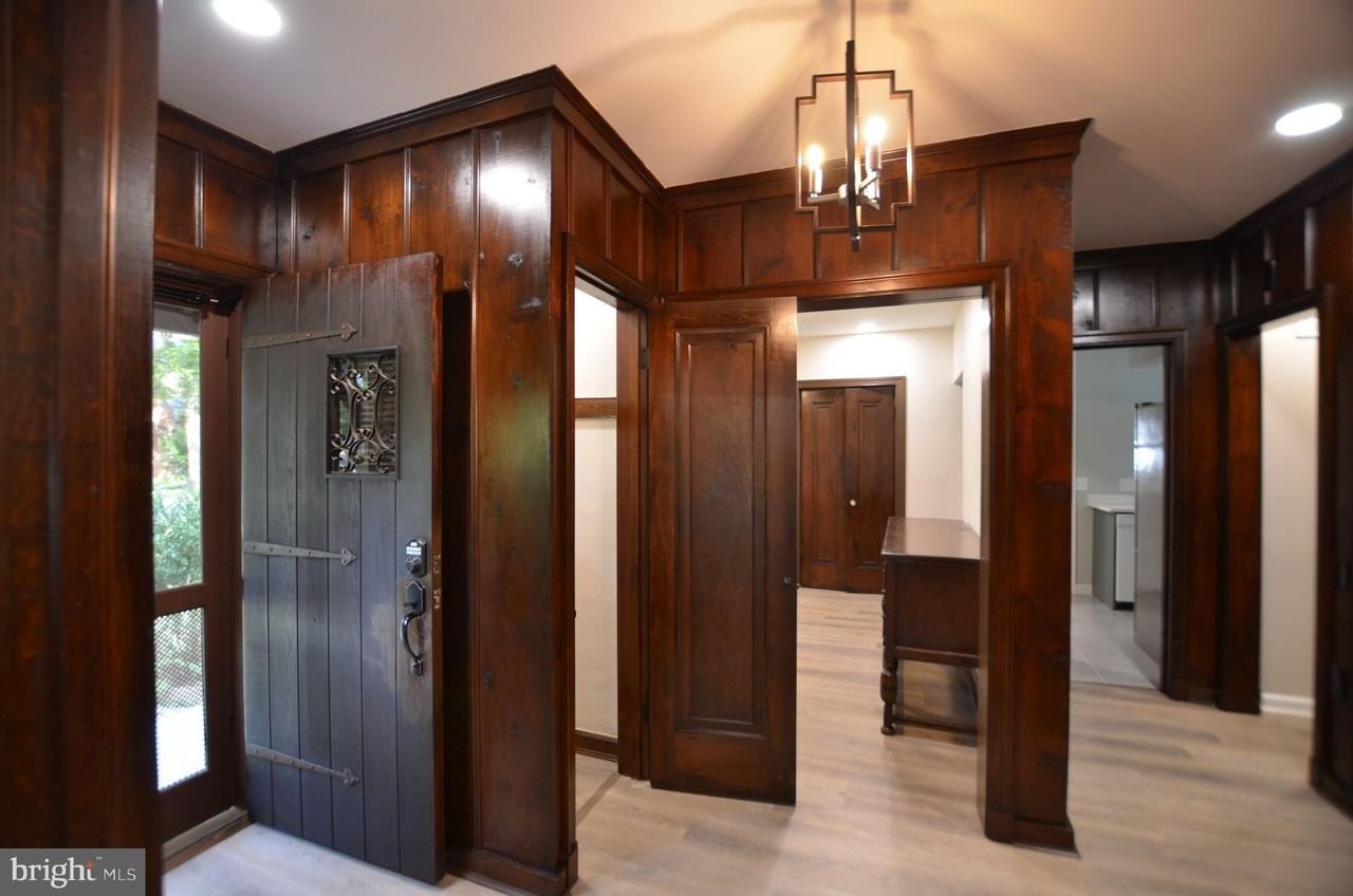 4409 Beechwood Rd - Photo 4 of 25