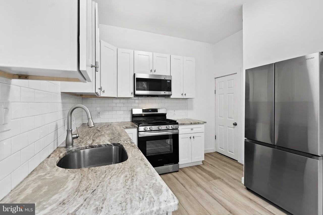 508 Station Ave Unit C - Photo 5 of 24