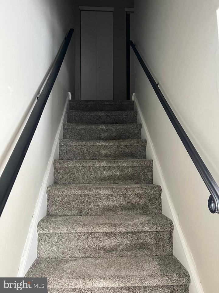 69 Hampshire Rd - Photo 5 of 12