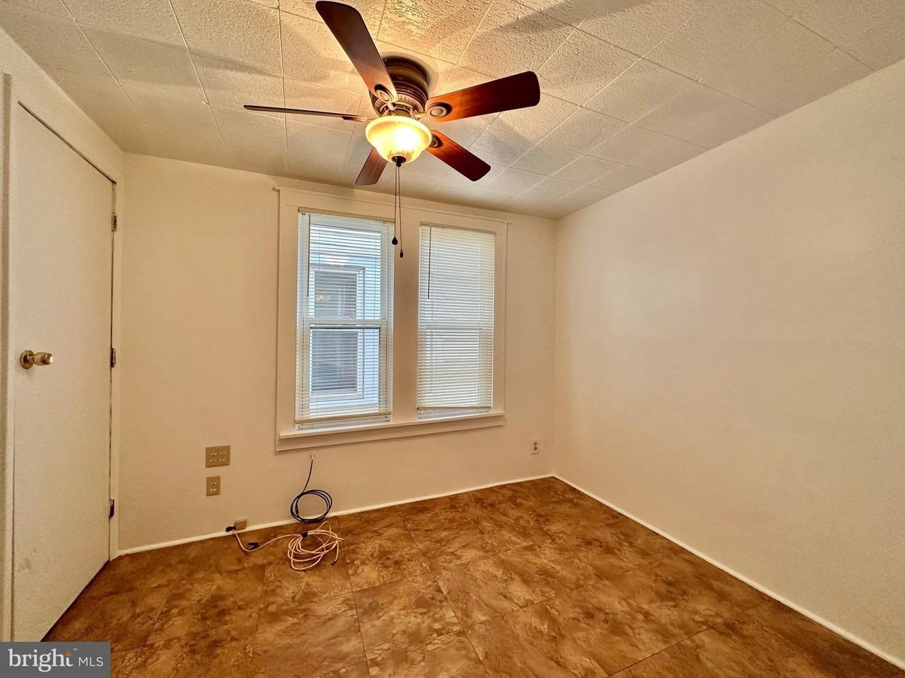 28 Park Ln - Photo 5 of 13