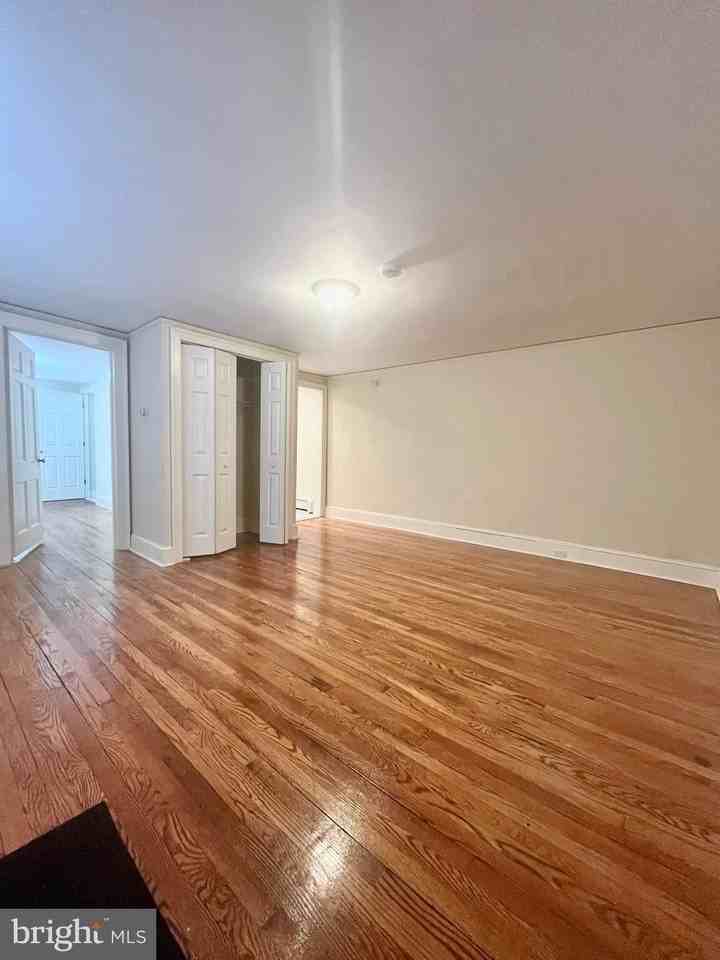 345 Nassau St Apt 6 - Photo 6 of 7