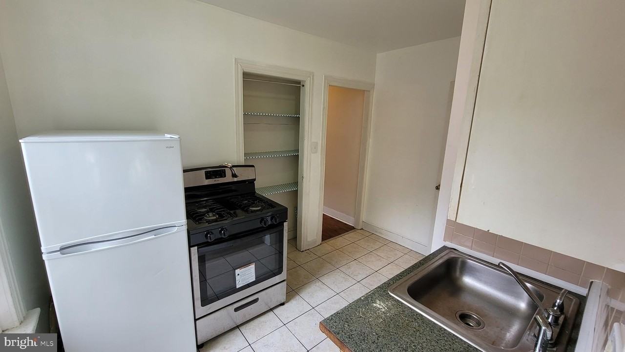 410 N 6th St Apt 2r - Photo 4 of 10