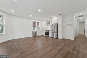 featured image of 1049 W Lancaster Ave