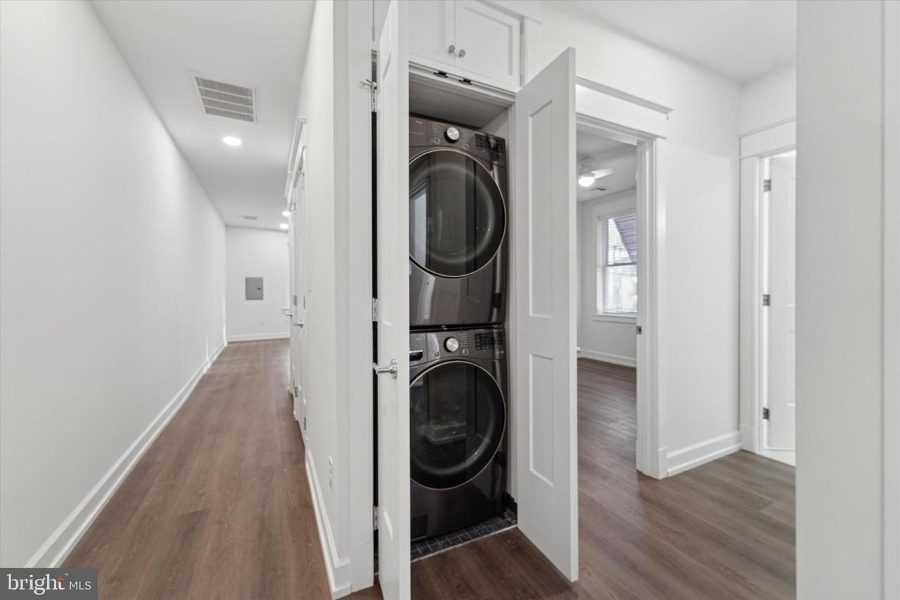 1049 W Lancaster Ave - Photo 6 of 15