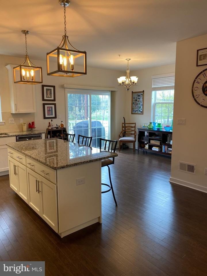 9 Stockton Ln - Photo 4 of 29