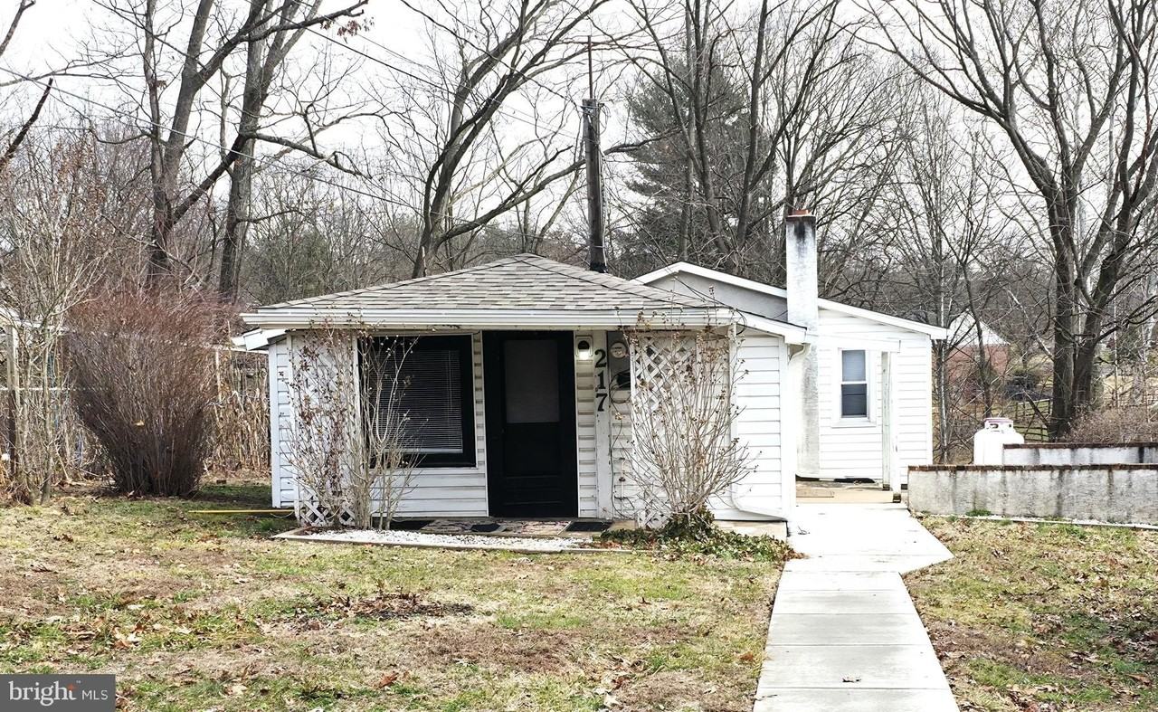 215 Cowpath Rd Apt A - Photo 2 of 12