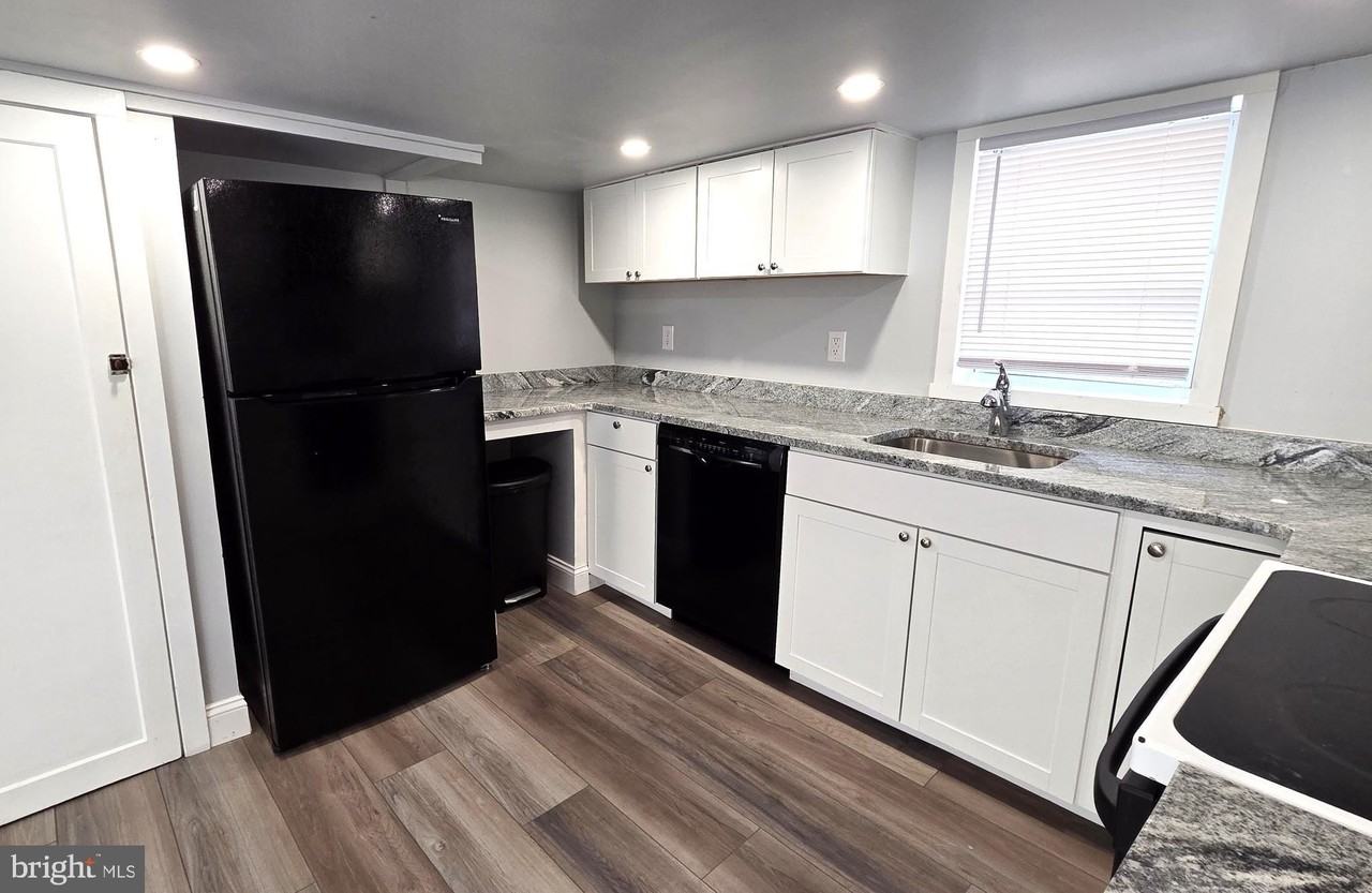 215 Cowpath Rd Apt A - Photo 6 of 12