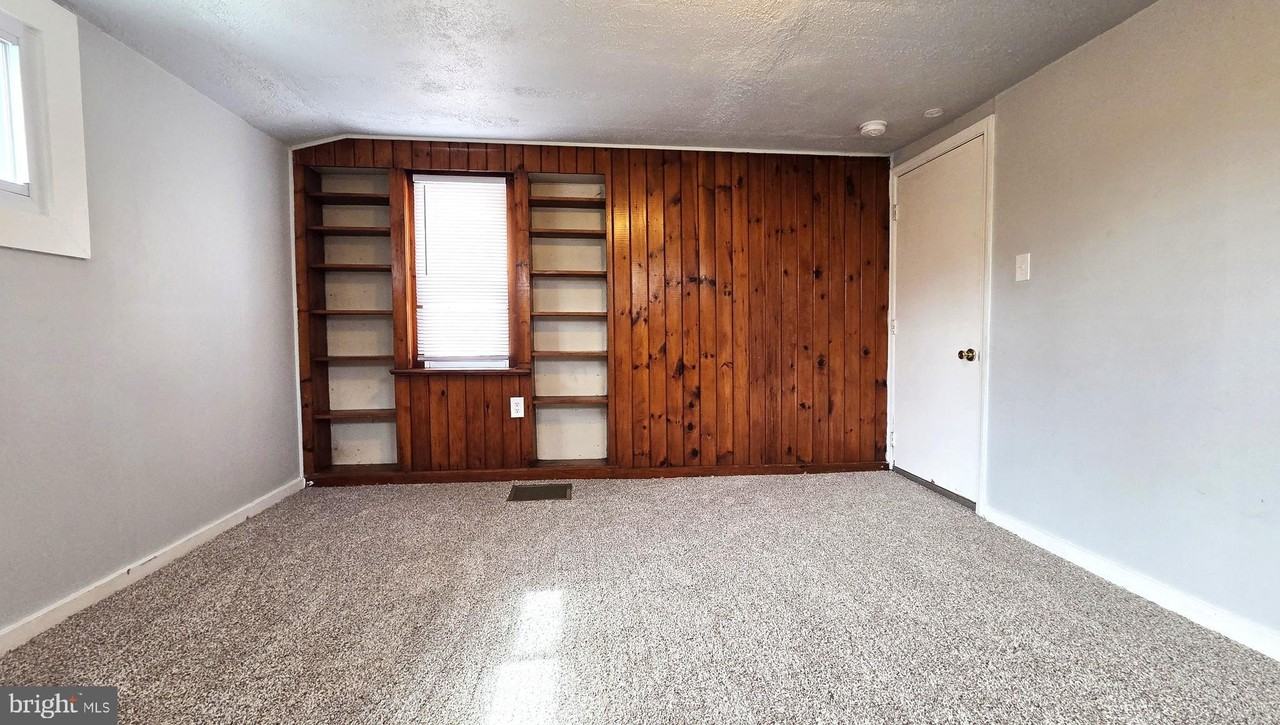 215 Cowpath Rd Apt A - Photo 7 of 12