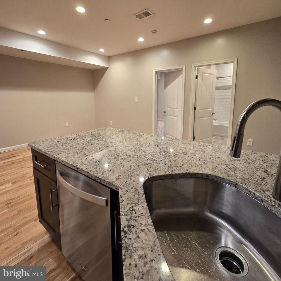 4309 Main St Unit 2 #2