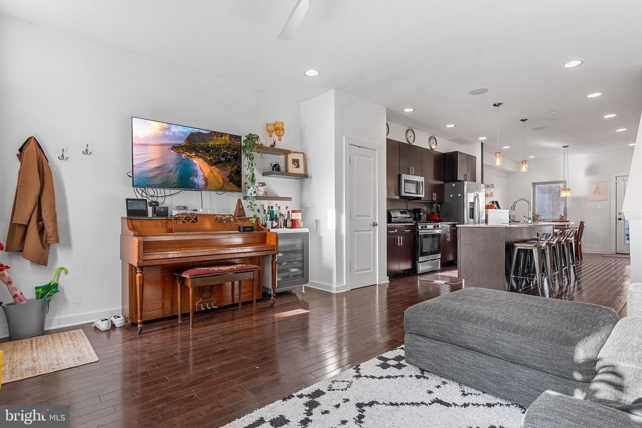 2013 E York St - Photo 5 of 32