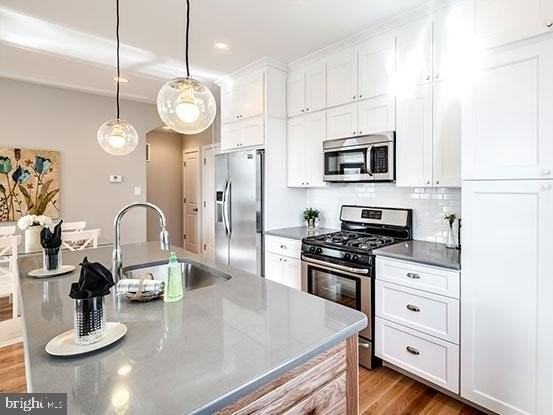 4427 Mitchell St - Photo 5 of 24