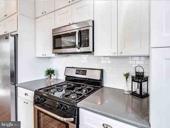 4427 Mitchell St - Photo 7 of 24