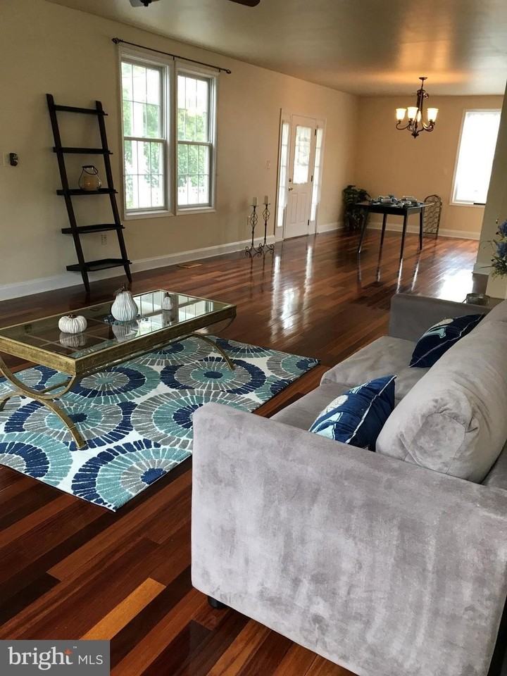 2022 S Glebe Rd - Photo 2 of 28