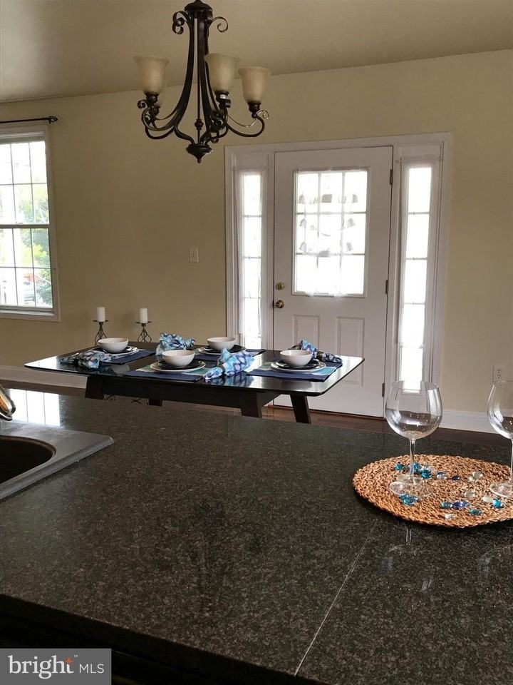 2022 S Glebe Rd - Photo 6 of 28