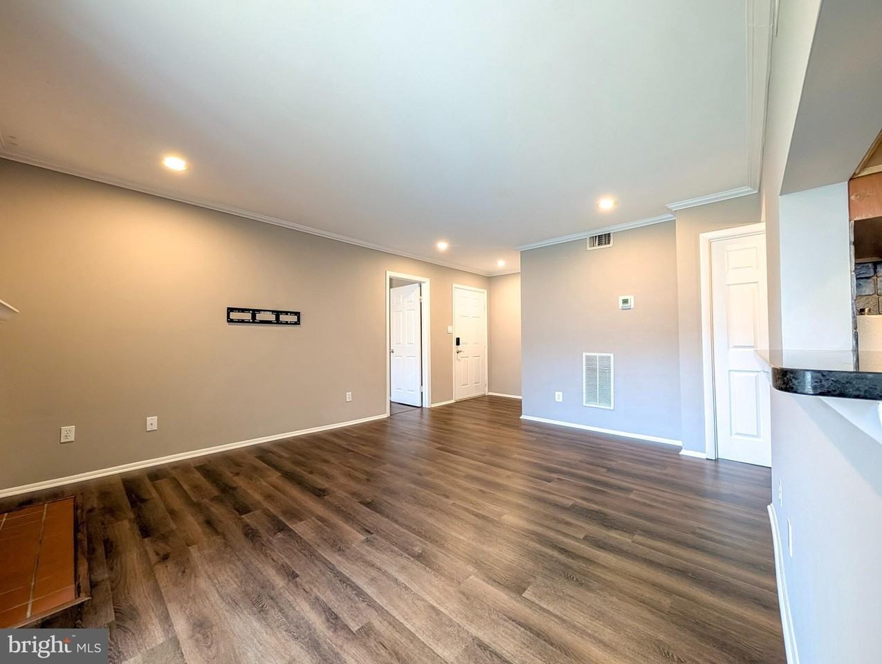 1708 Abercromby Ct Unit 1708b - Photo 5 of 26